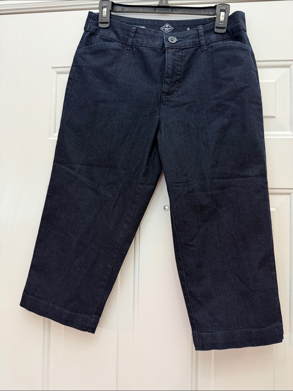 St. John's Bay Navy Cropped Straight-Leg Capris